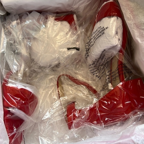 NWT Vince Camuto Sasseta Red Suede Sandals 6.5 - Picture 4 of 5